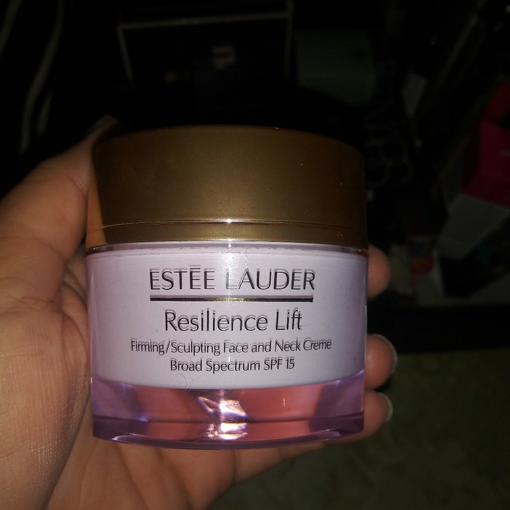 Estee lauder resilience lift